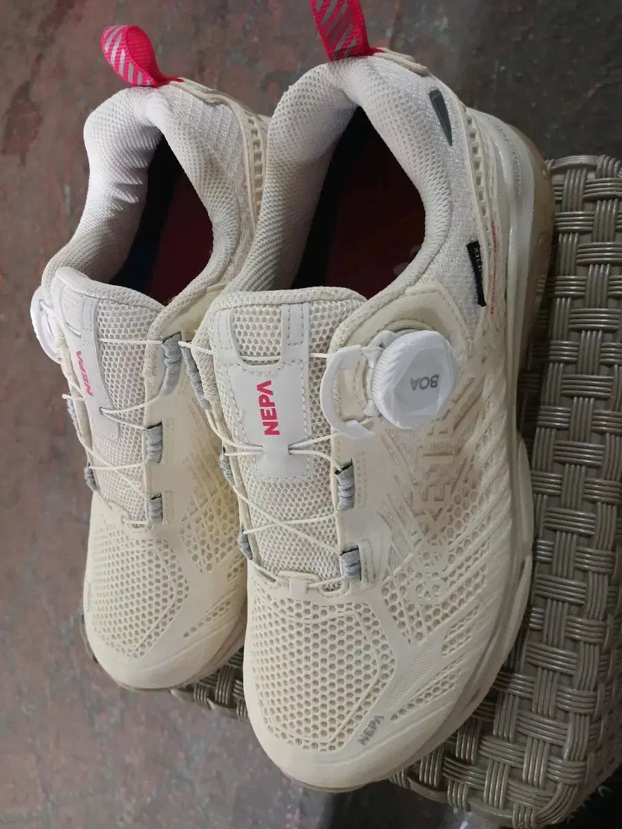 内パ GORE-TEX ゴアテックス ダイアル トレッキングシューズ スニーカー 6 5 240