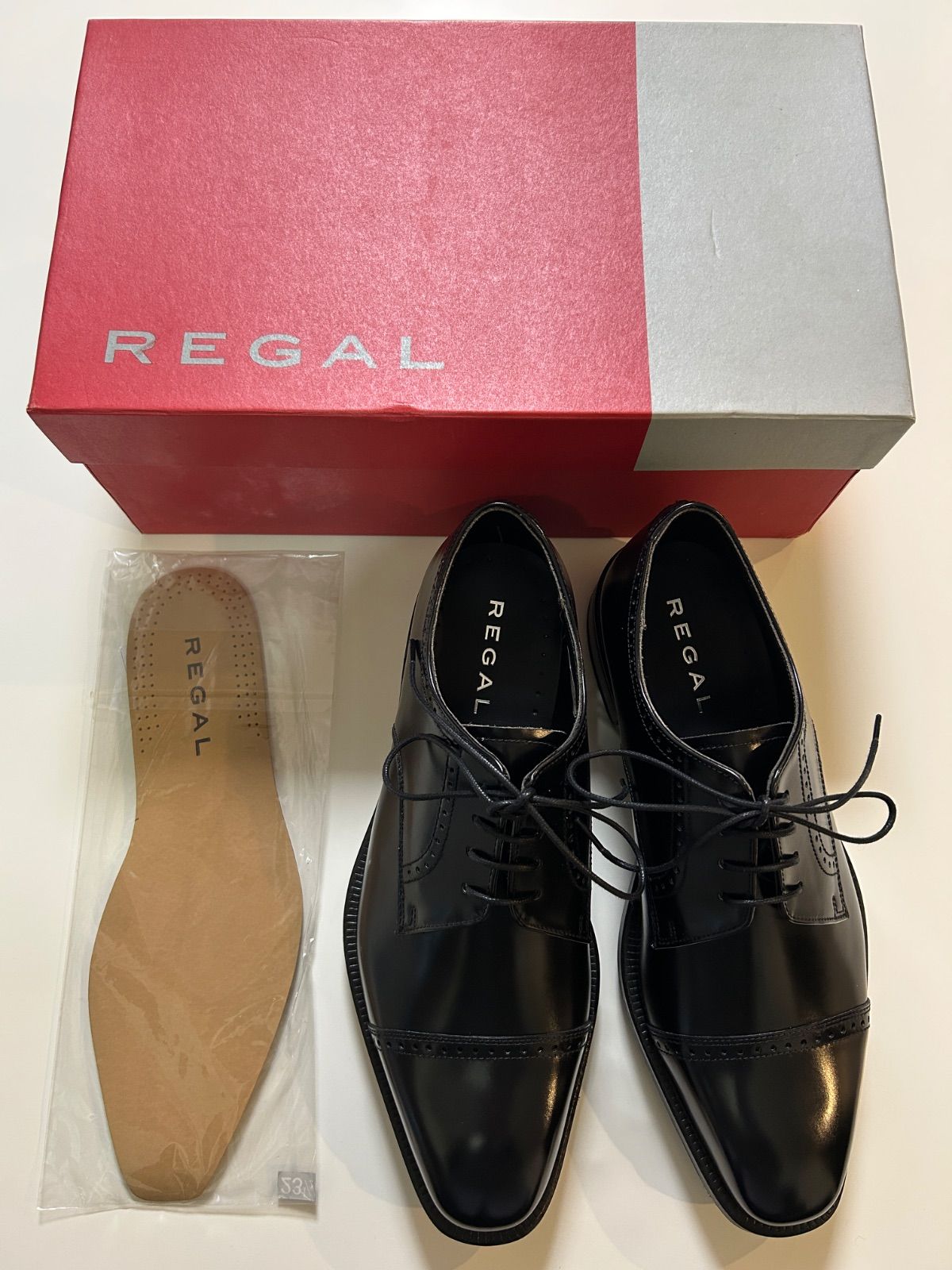 未使用リーガルREGALメンズビジネスシューズドレスシューズ革靴紐靴外羽根ストレートチップスペアインソール箱ブラック紳士靴23.5