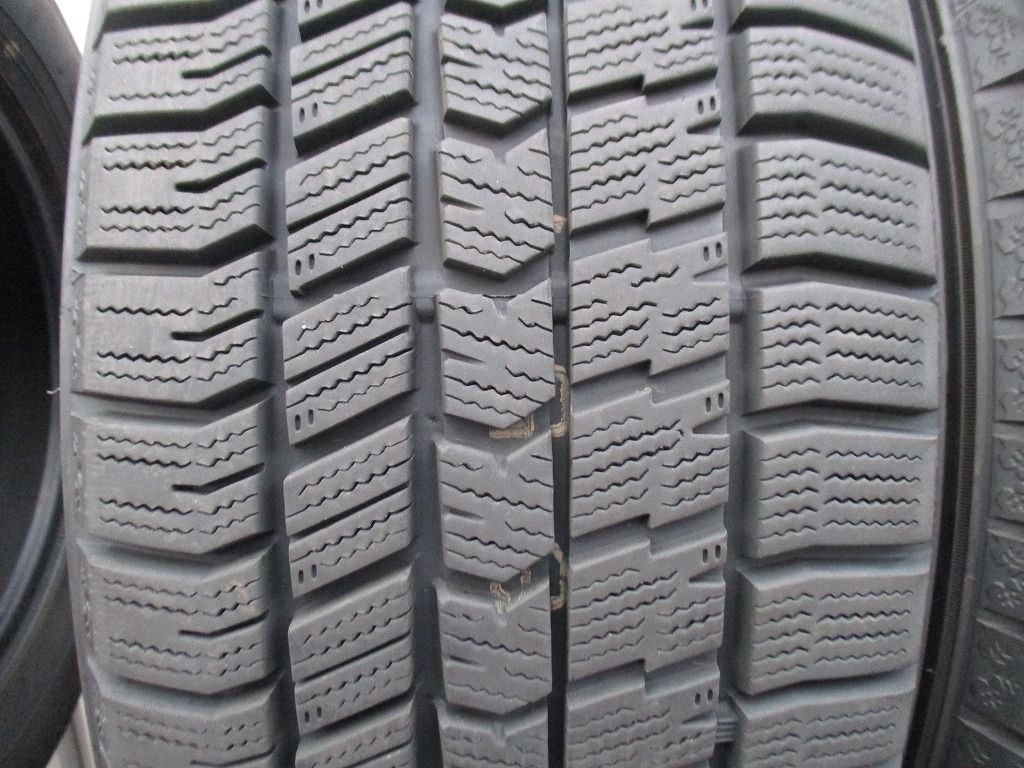 225 50 R 18 95 Q グッドイヤー スタッドレス 4本 インボイス領収書発行