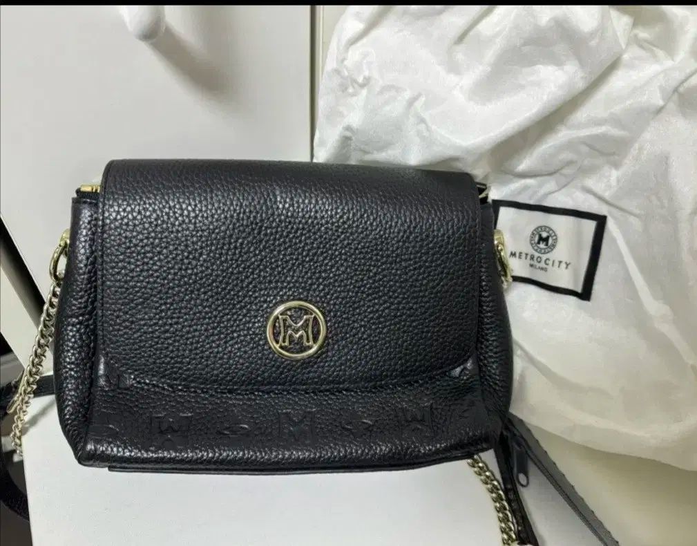 METROCITY ブラック ショルダーバッグ チェーンバッグ