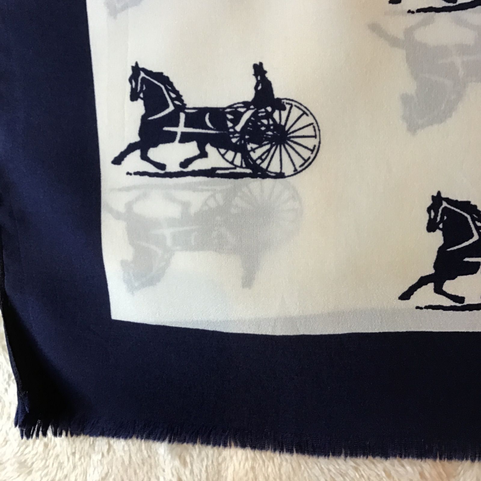 CELINE 馬車と馬のシルクスカーフ 美品 オールドCÉLINE 馬車と馬 ビンテージ シルクスカーフ セリーヌ