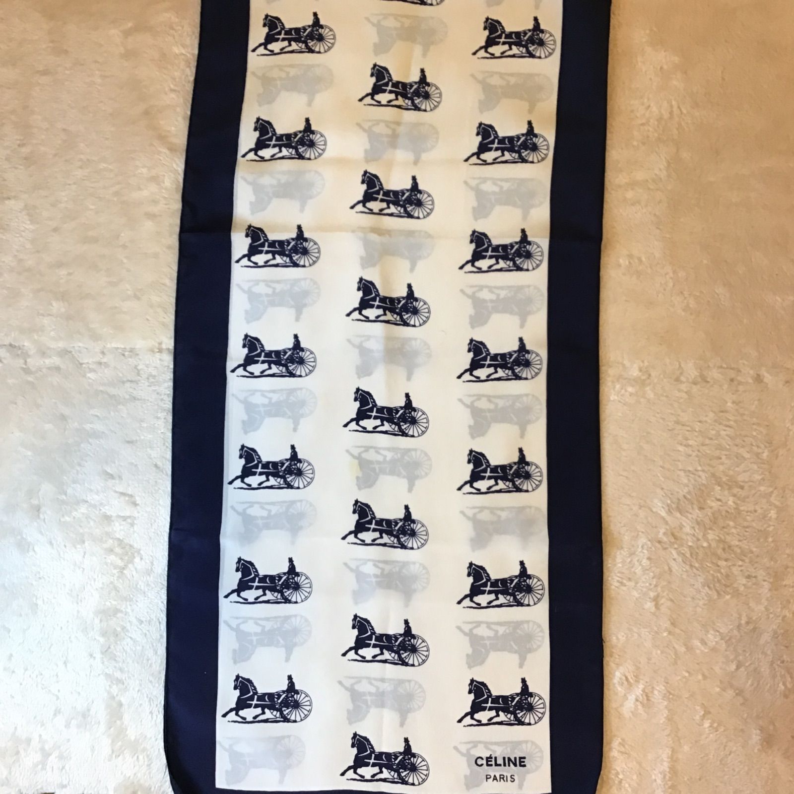 セリーヌ オールドCÉLINE 馬車と馬 ビンテージ シルクスカーフ - メルカリ