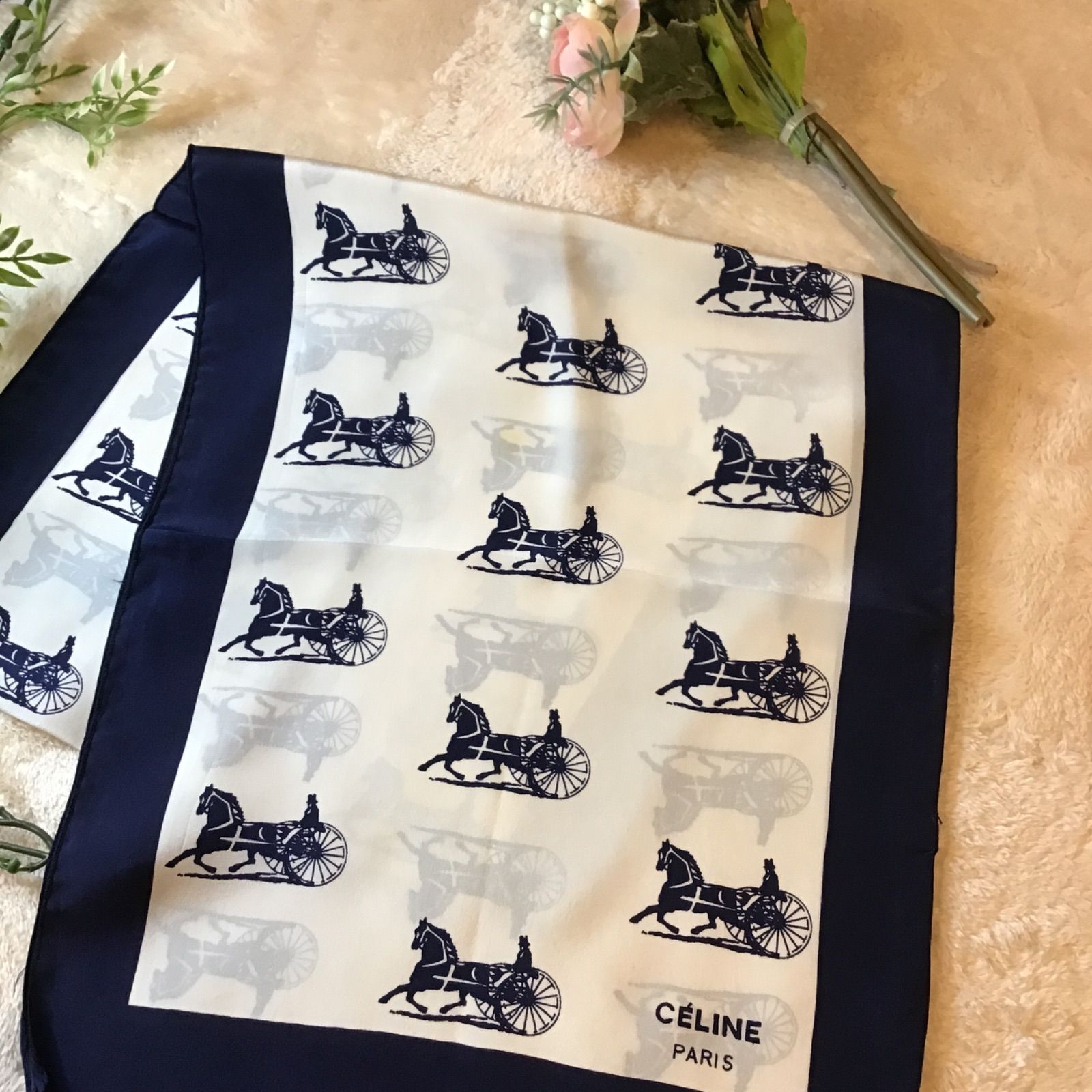 CELINE 馬車と馬のシルクスカーフ 美品 オールドCÉLINE 馬車と馬 ビンテージ シルクスカーフ セリーヌ