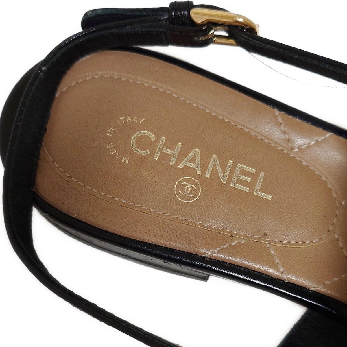 CHANEL(シャネル) サンダル 38 1/2 C レディース - 黒 ゴールド金具