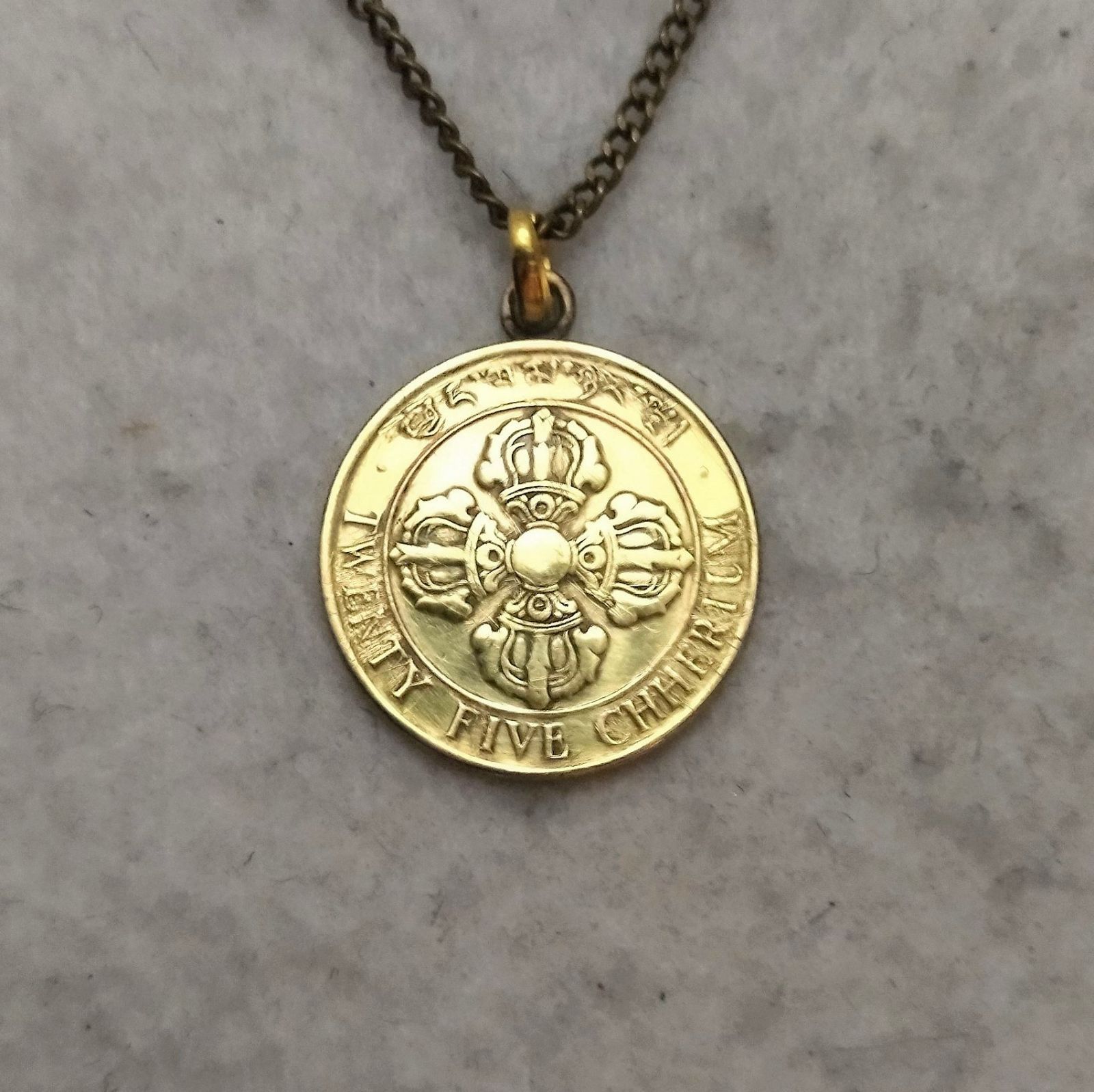 ドルジェ 二匹の金魚 ブータンのコインネックレス 双子のパンダ“シャオシャオ”＆“レイレイ”誕生記念＜しあわせの双子パンダ金貨＞宝飾純金コインペンダント：I・E・I  オリジナルショップ - コレクション