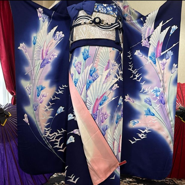 振袖フルセット(7点)・濃紺・古典柄・金駒刺繍・飛鶴・舞桜・正絹 濃紺 振袖フルセット(4点)セット 袋帯・長襦袢・半衿・古典柄 鶴文様