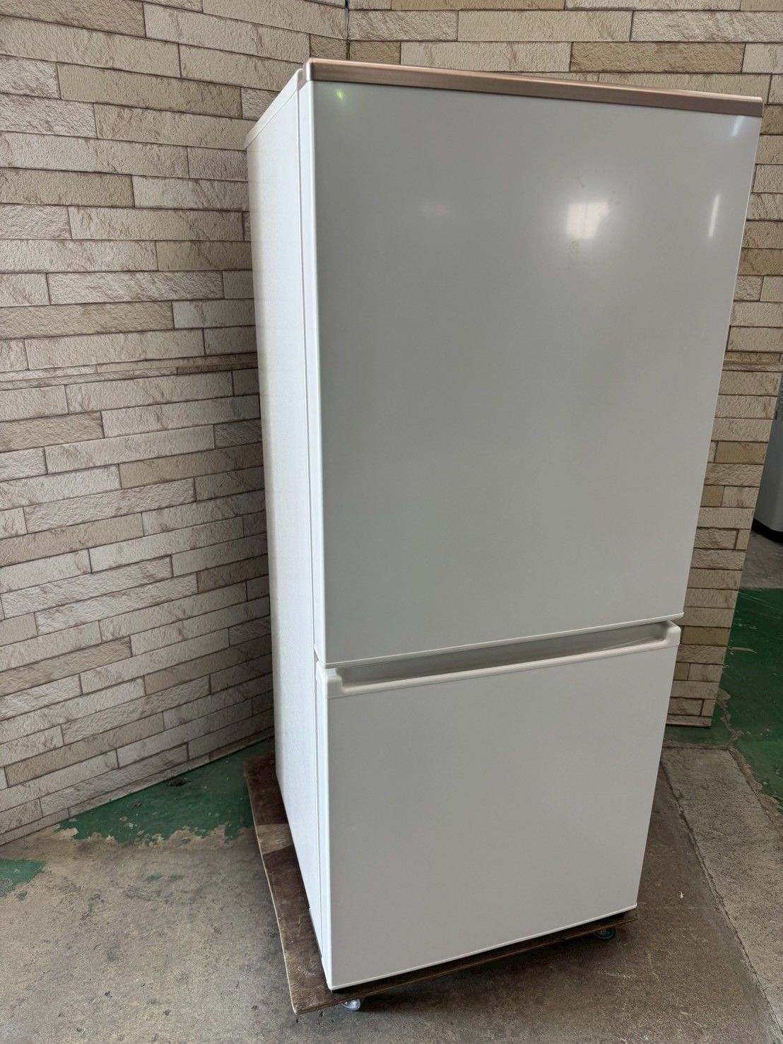 大阪送料無料★3か月保障付き★冷蔵庫★アクア★2ドア★2022年★AQR-17MBK(W)★IR-1001 大阪送料無料☆3か月保障付き☆冷蔵庫☆アクア☆2ドア