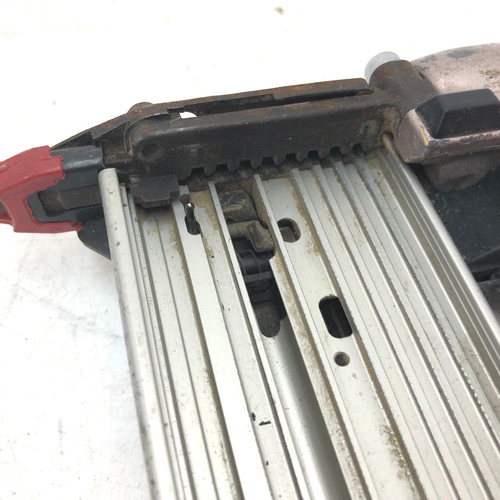 高圧フィニッシュネイラ 仕上釘打機