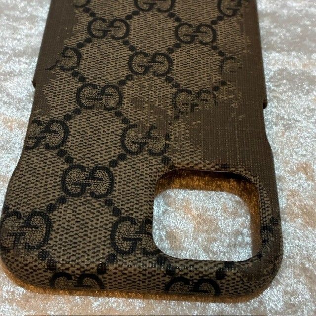 グッチ GUCCI GGスプリームキャンバス ダブルGエンブレム iPhone13専用