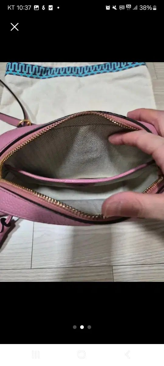 トリーバーチ カメラバッグ ピンク タッセル クロスバッグ