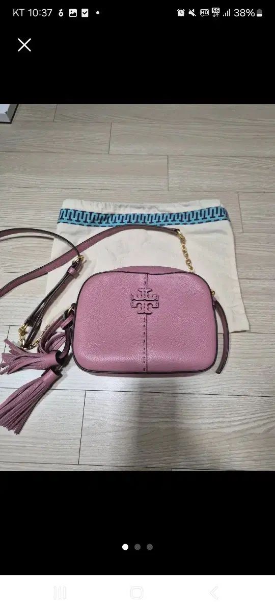 トリーバーチ カメラバッグ ピンク タッセル クロスバッグ