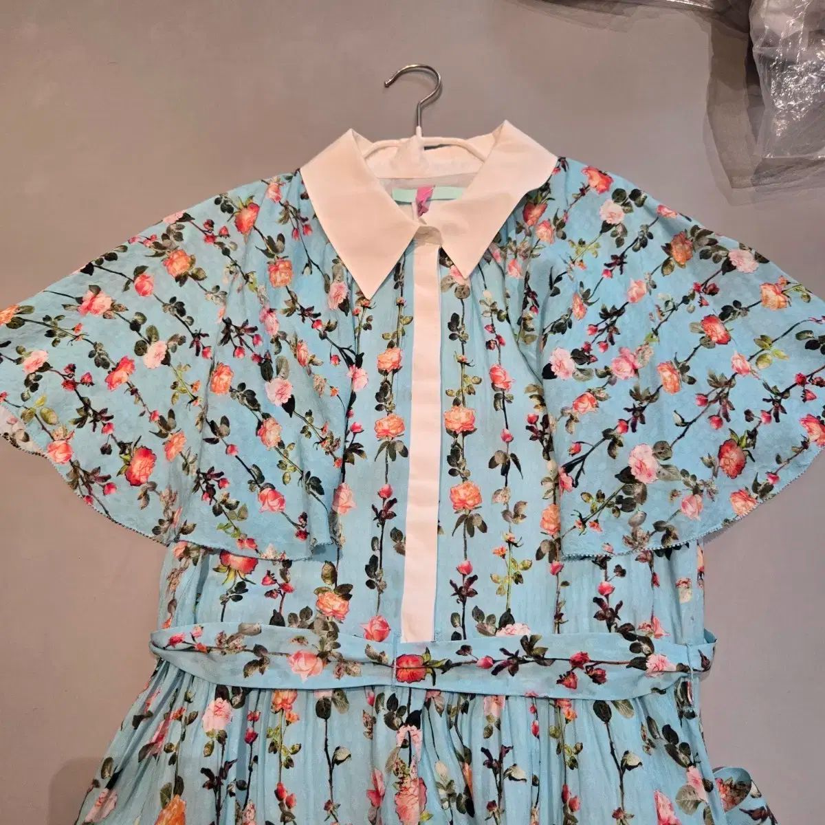 バーバリー children シルク フラワー プリント カラー ワンピース スカイブルー 12y 152cm