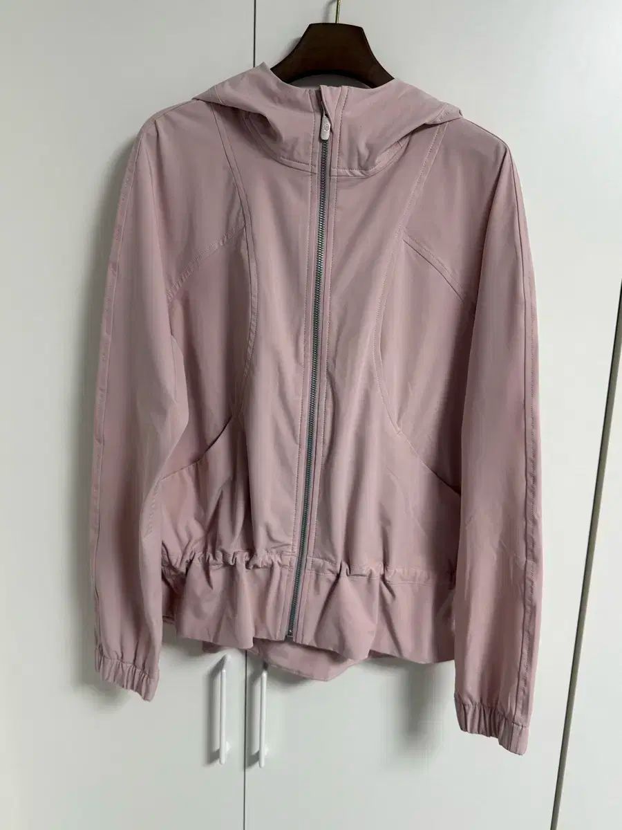 ルルレモン ウィンドブレーカー ジャケット