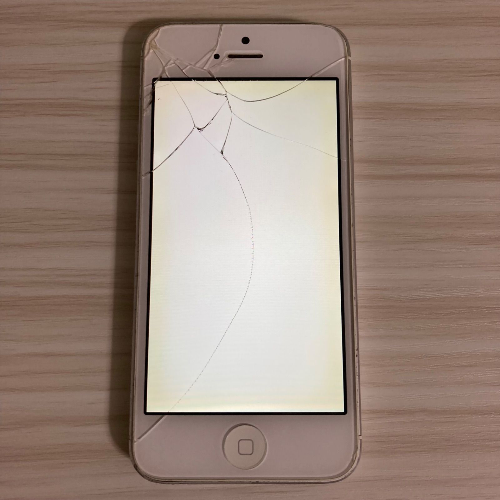 iPhone5 16GB White バッテリー90% au - メルカリ