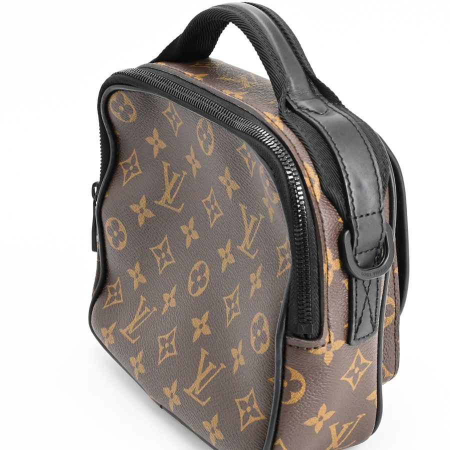 LOUIS VUITTON ルイヴィトン ショルダーバッグ クエストメッセンジャー