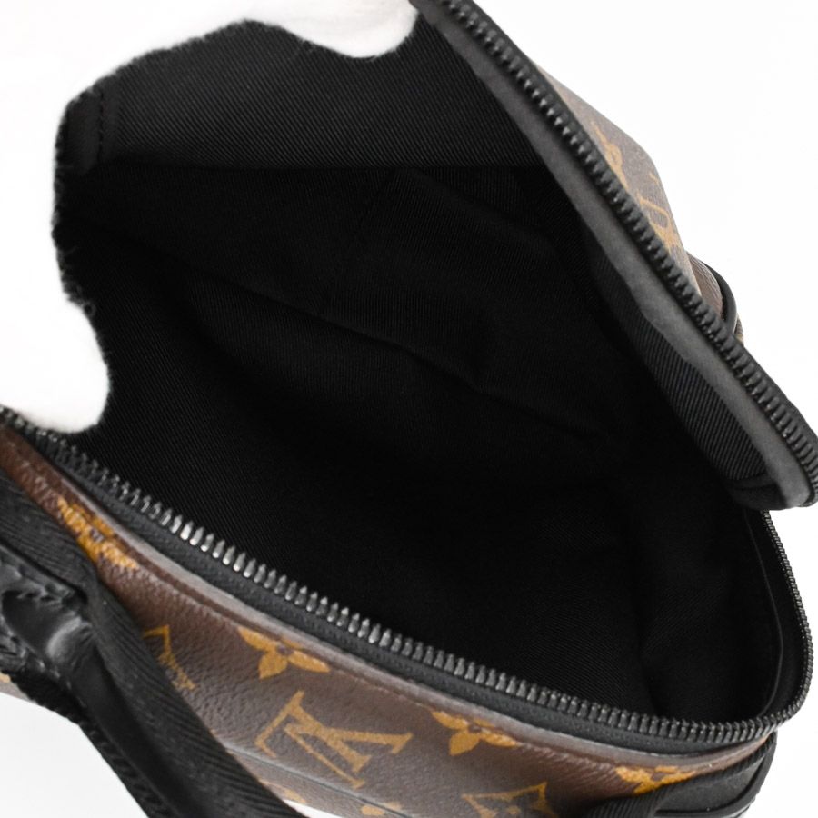 ルイヴィトン　 クエスト・メッセンジャー　M46973 ルイヴィトン モノグラムマカサー クエストメッセンジャー ブラウン