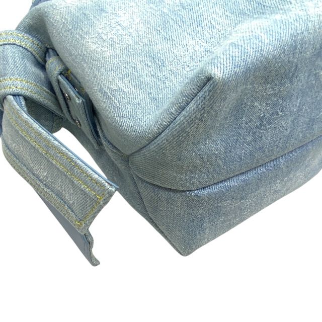 ライトブルー Acne