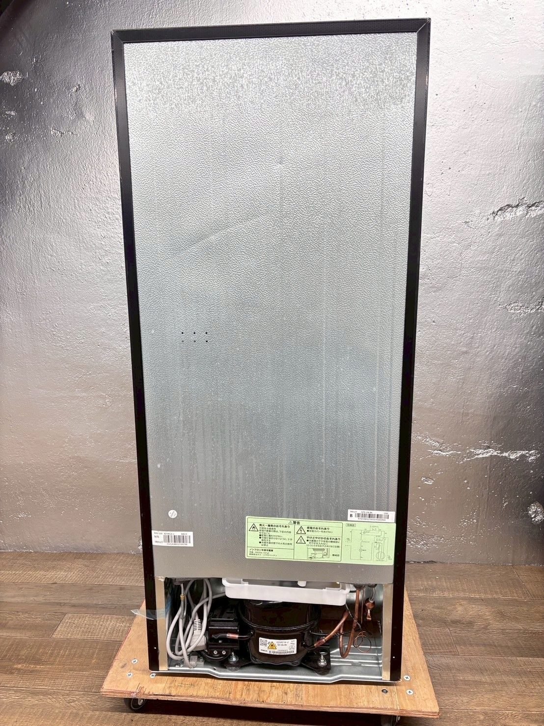 大阪送料無料★3か月保障付き★冷蔵庫★2023年★NTR-106BK★OR-32 大阪送料無料☆3か月保障付き☆冷蔵庫☆ニトリ☆2ドア☆2023年☆NTR