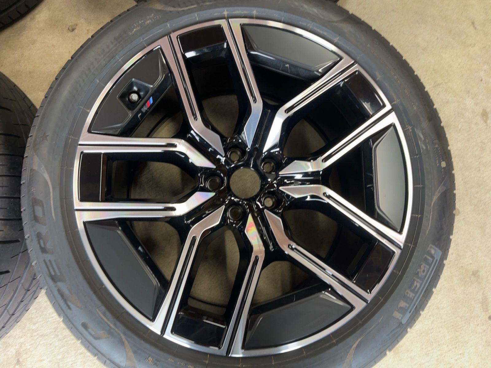 BMW G 70 7シリーズ 新車外し 空気圧センサー付 20インチ 4本セット