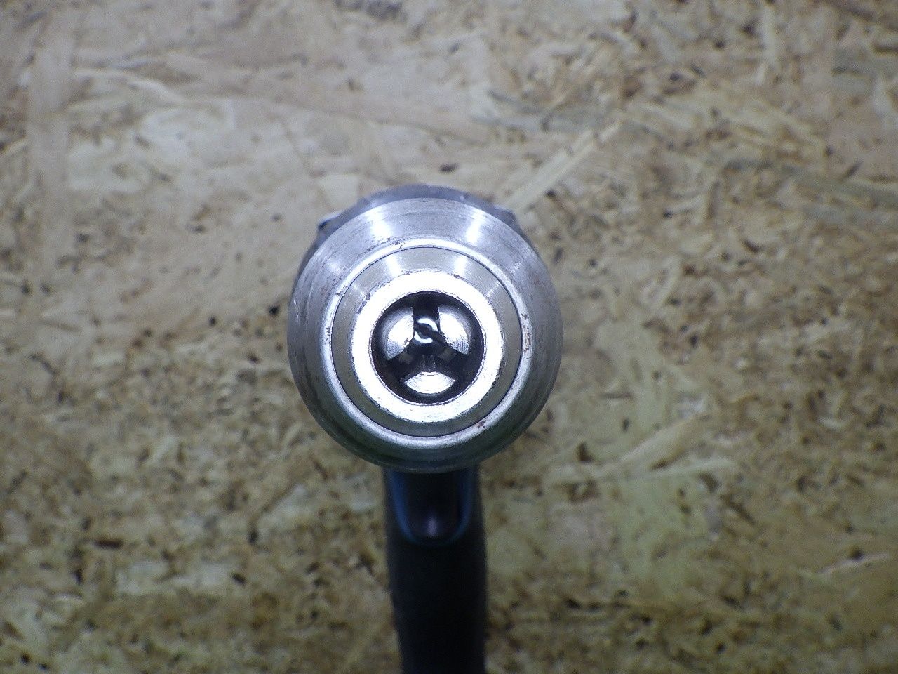 充電式震動ドライバドリル 18