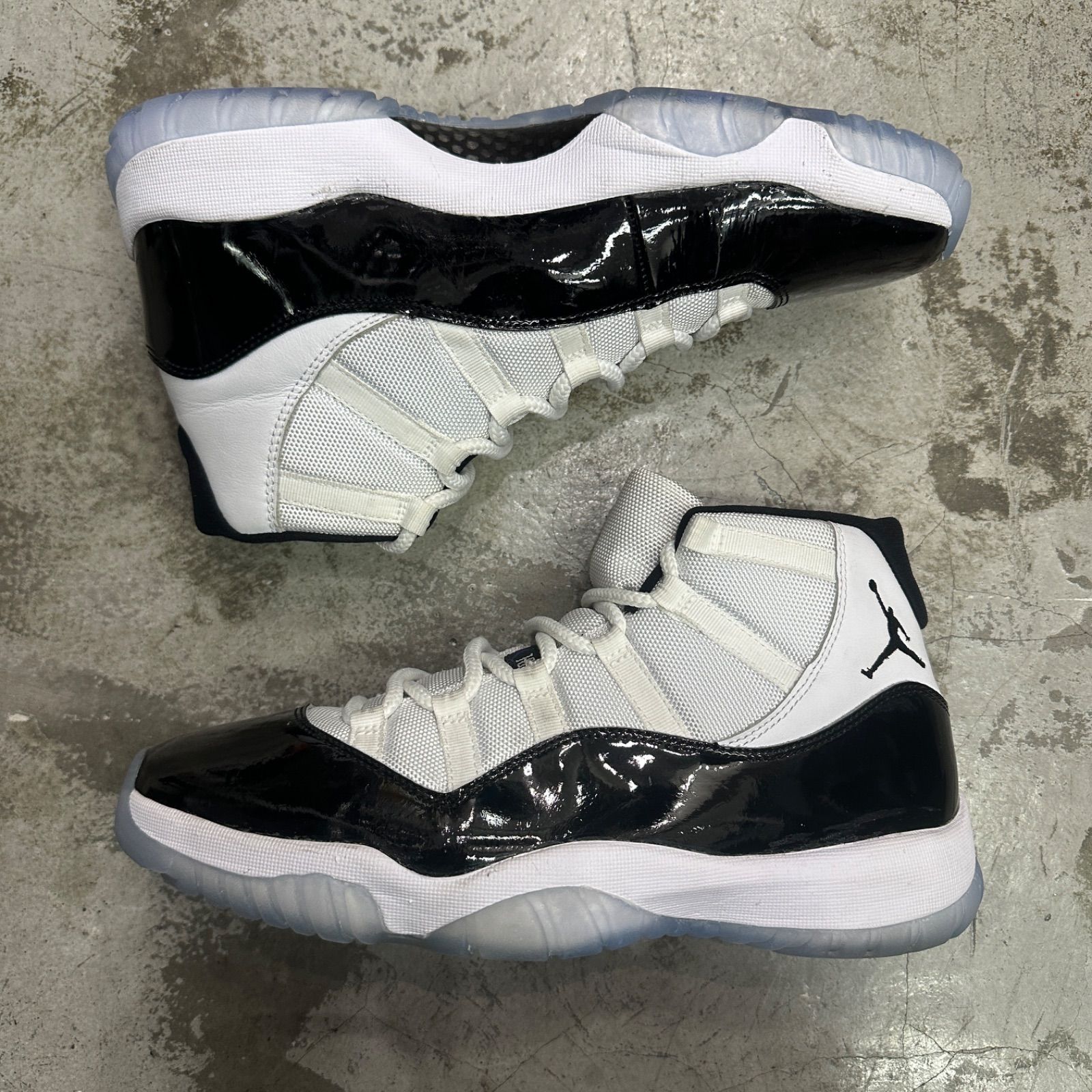 NIKE Air Jordan 11 Retro 