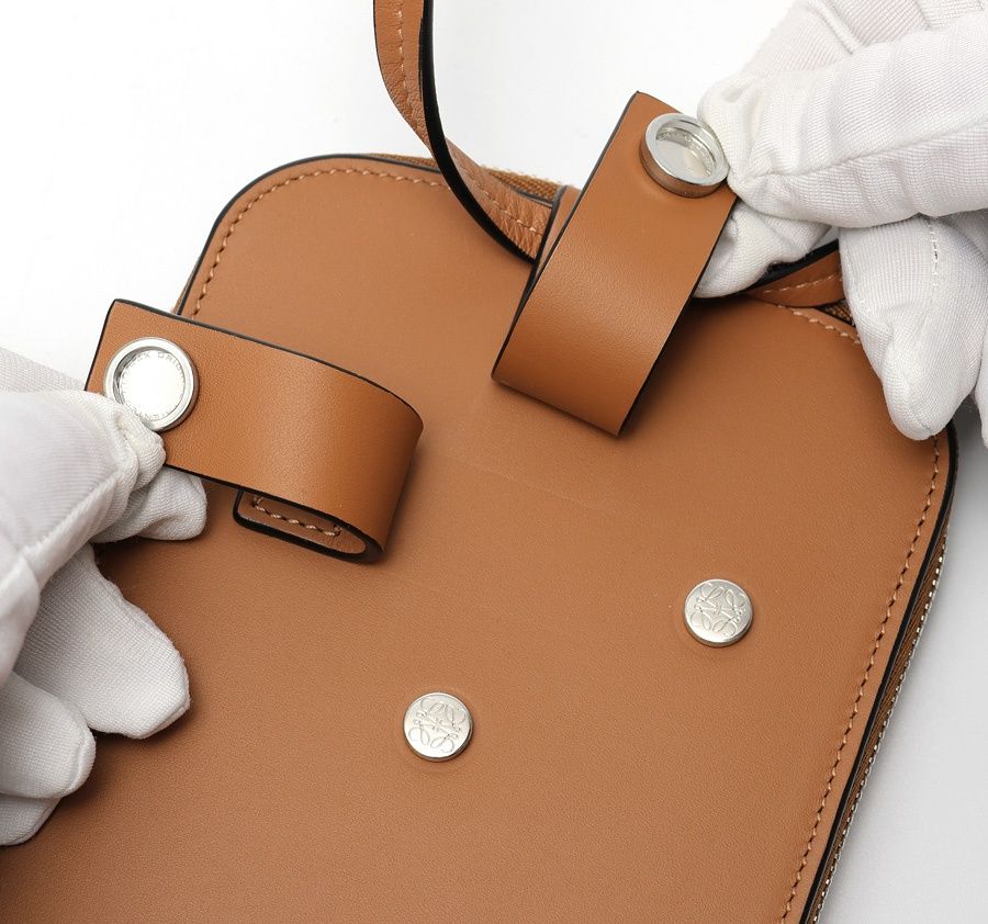 Loewe ロエベ ポーチ 美品 LOEWE(ロエベ) ポーチ ゲートダブル