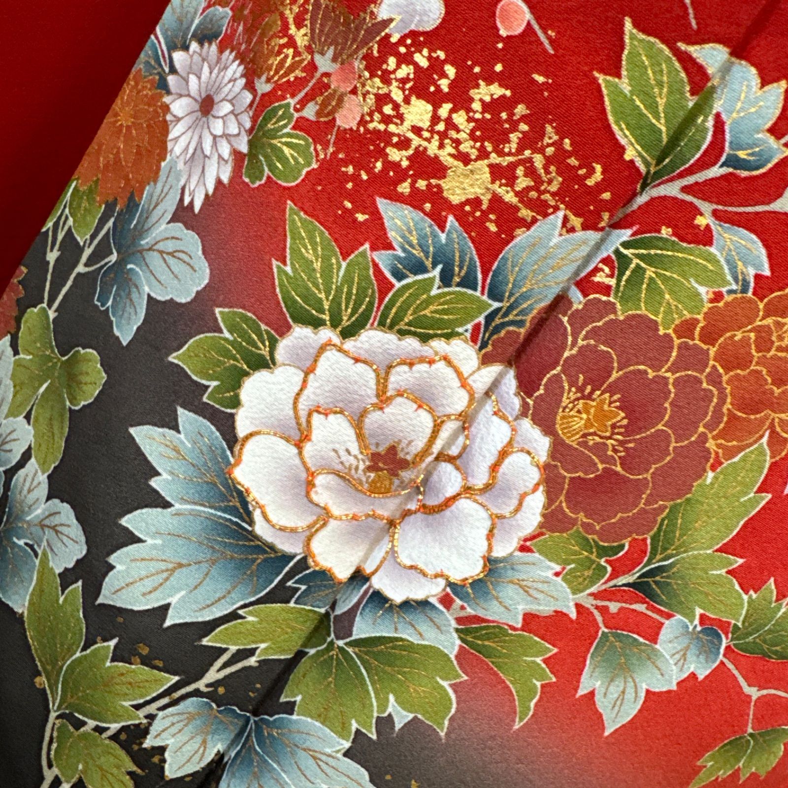 振袖フルセット(7点)・最終出品・古典柄・金駒刺繍・牡丹・笹・菊・梅・金彩 振袖フルセット(7点)・古典柄・金駒刺繍・牡丹・笹・菊・梅・FS049