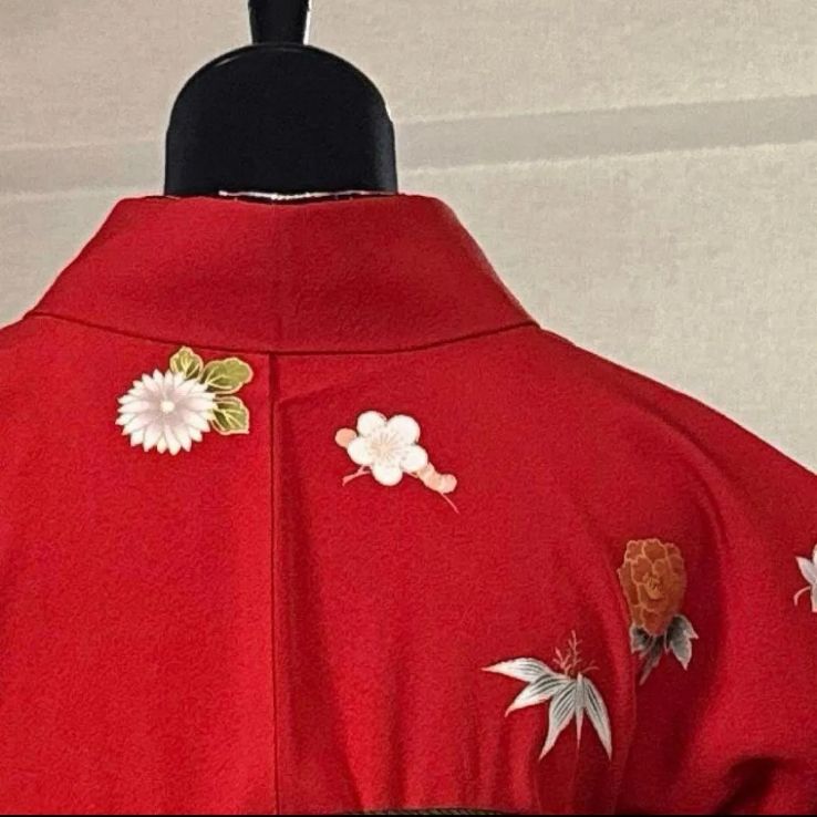 振袖フルセット(7点)・最終出品・古典柄・金駒刺繍・牡丹・笹・菊・梅・金彩 振袖フルセット(7点)・古典柄・金駒刺繍・牡丹・笹・菊・梅・FS049