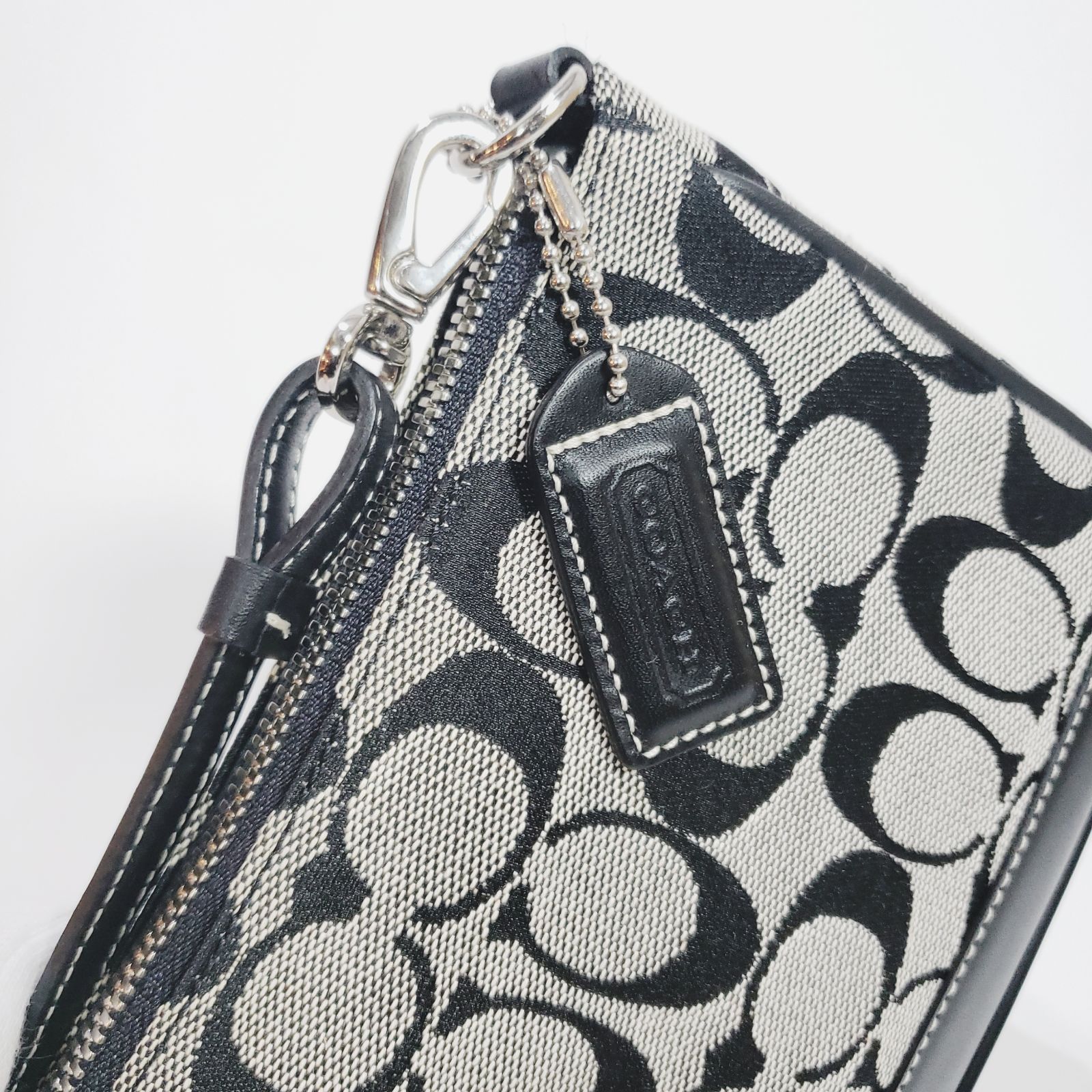 超美品【COACH】コーチ アクセサリーポーチ シグネチャー柄 ブラック