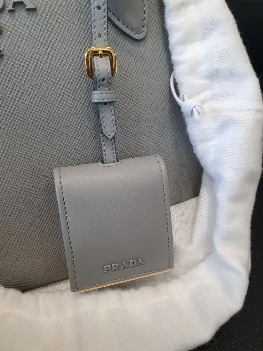  プラダ サフィアーノ バッグ ストーン ストラップ メッセンジャーバッグ ショルダーバッグ