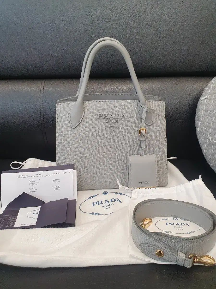 プラダ サフィアーノ バッグ ストーン ストラップ