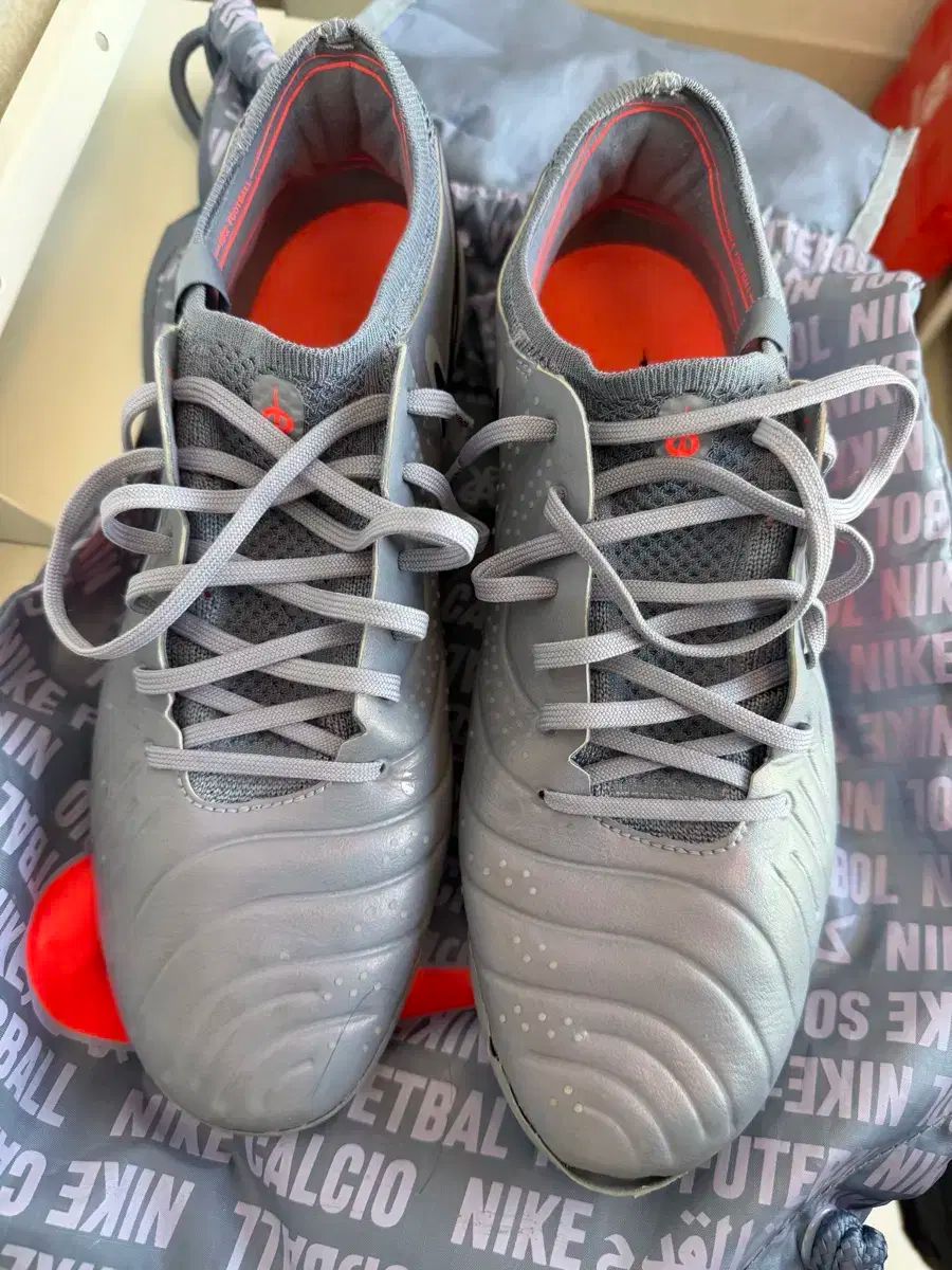 ナイキ ティエンポ エリート275 FG