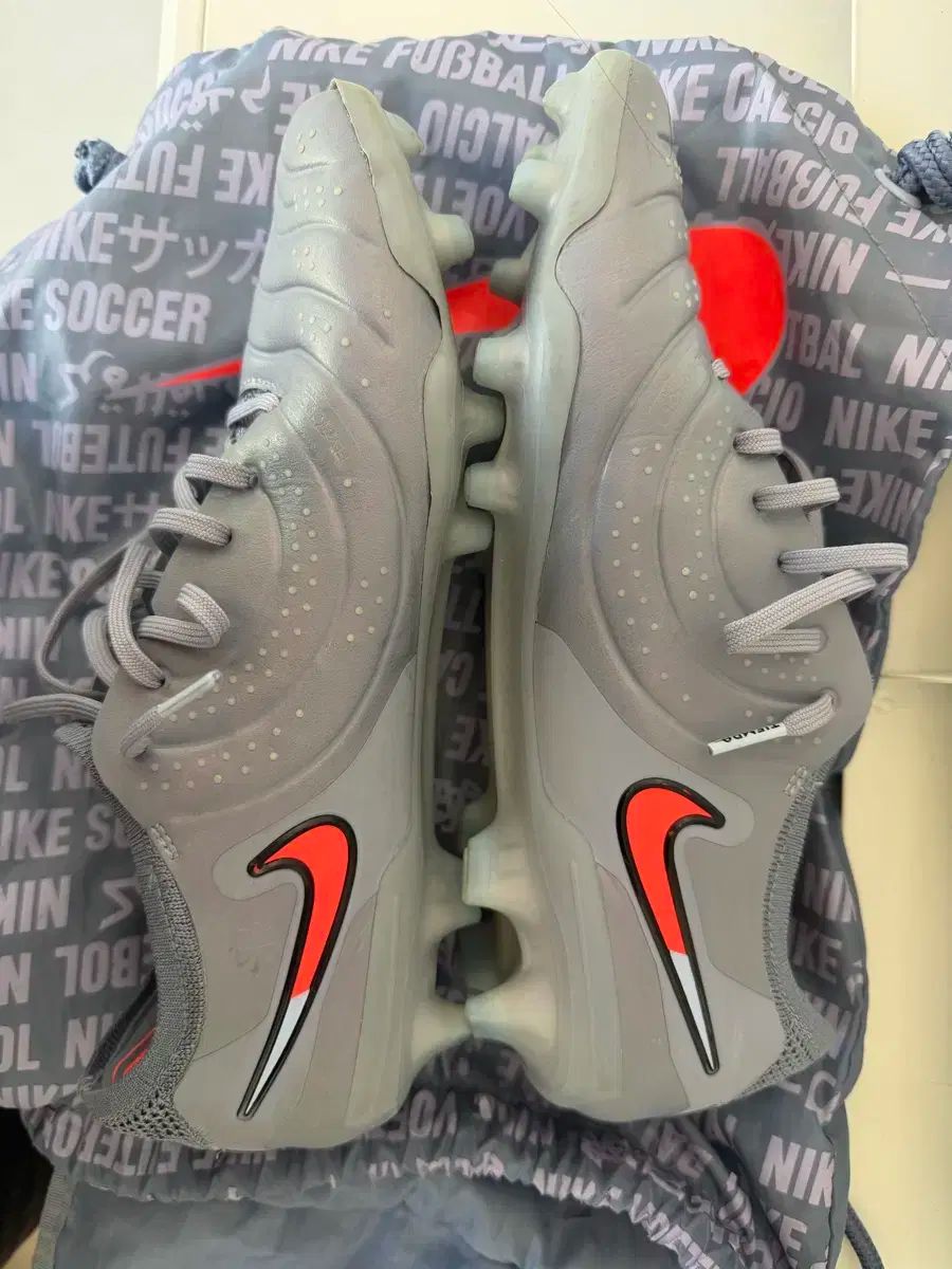 ナイキ ティエンポ エリート275 FG