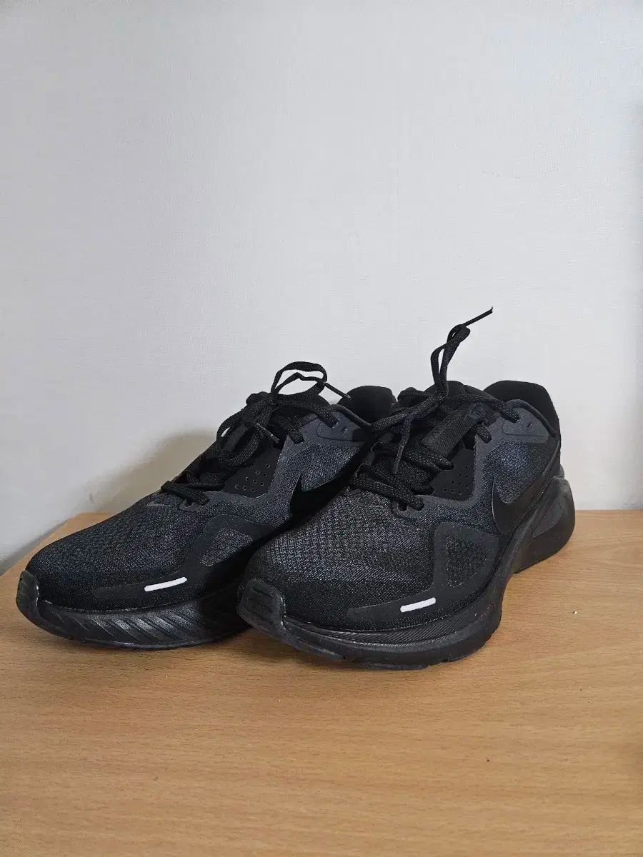 ストラクチャー 26 270サイズ ランニングシューズ み