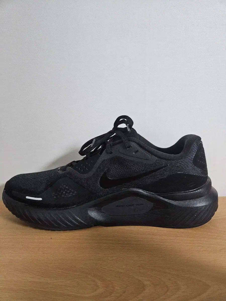 ランニングシューズ