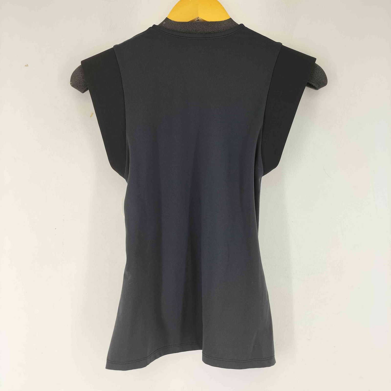 イッセイミヤケ ISSEY MIYAKE 23SS ストレッチタンクトップ レディース 2