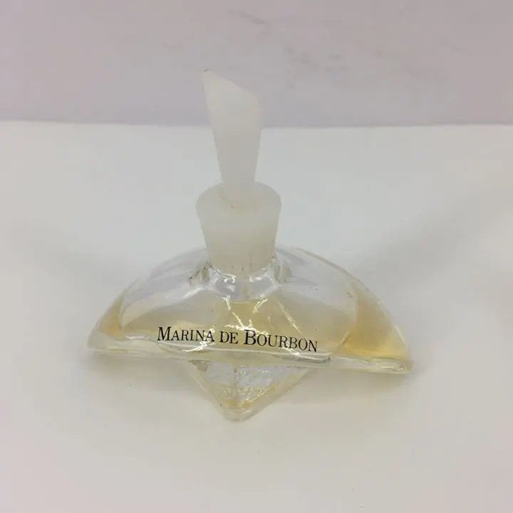 香水　ミニボトル　メルカリ史上最高個数ミニボトルセット　１１００個以上 香水ミニボトルセットC 16本 - メルカリ