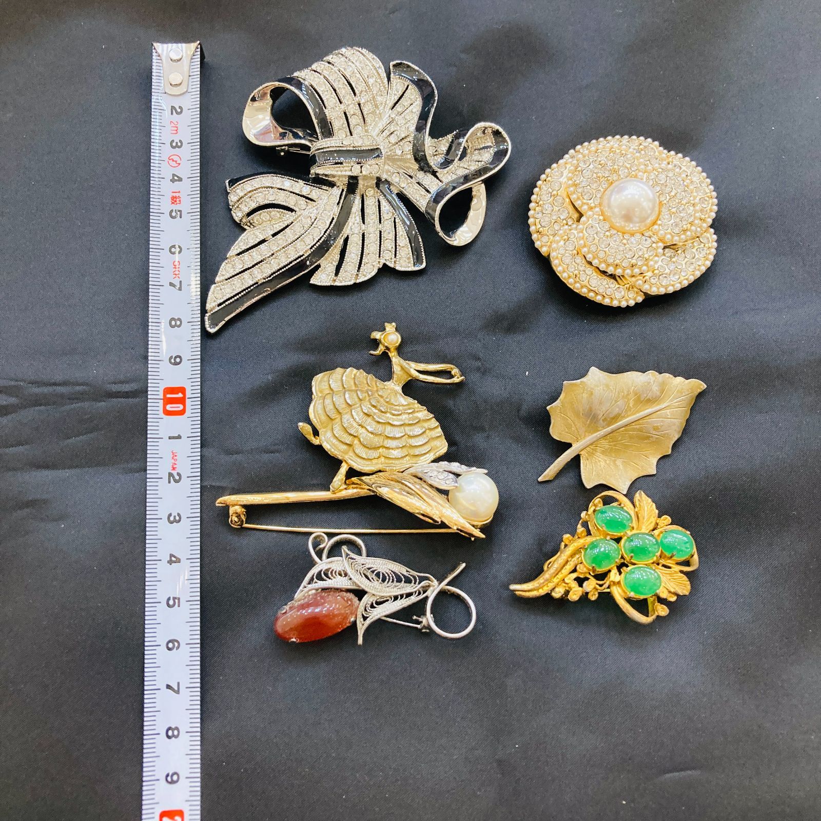 A【まとめ売り】ブローチ 天然石 カラーストーン 翡翠 パール 真珠 花