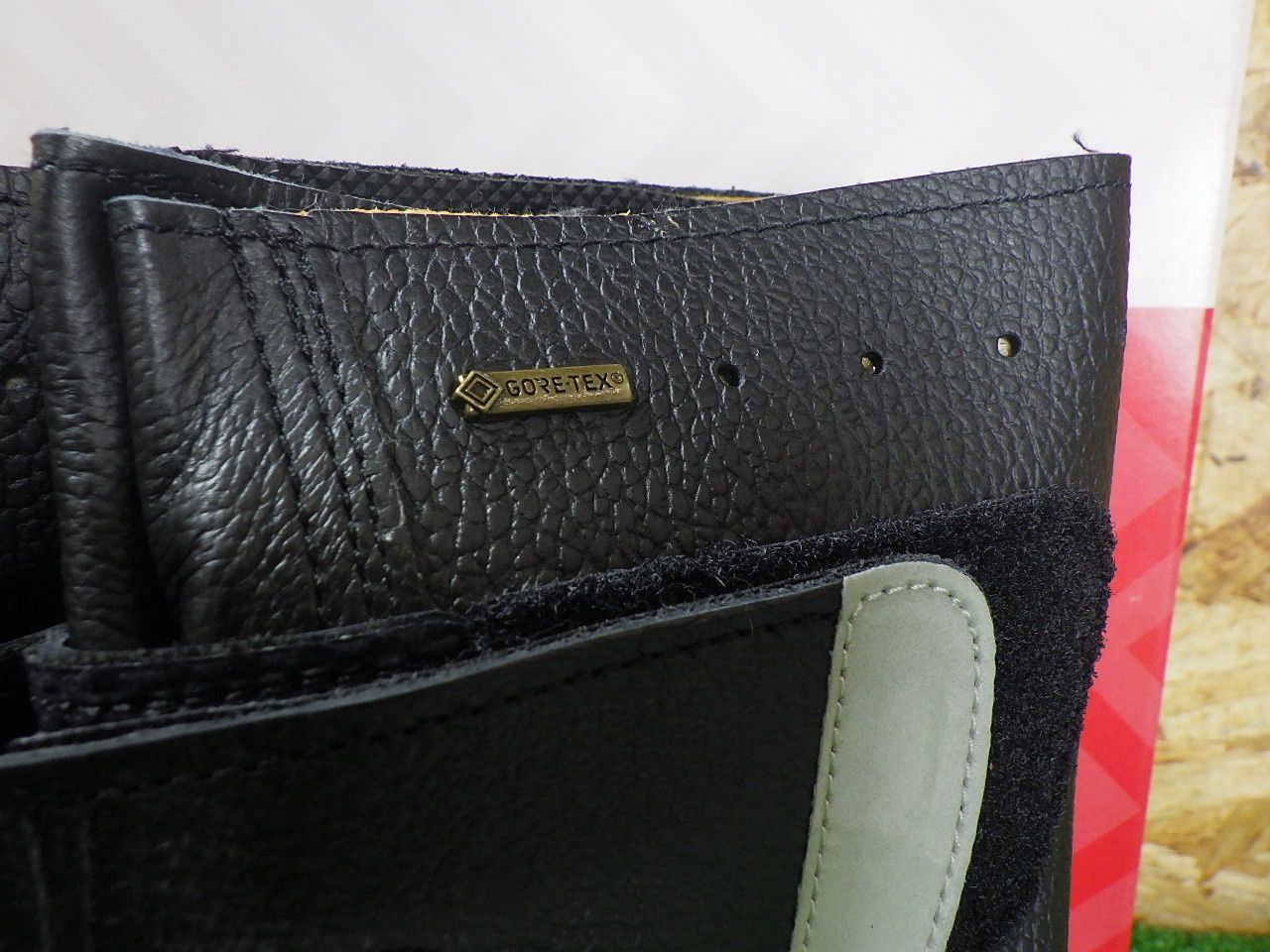 長期保管箱痛み ミドリ安全 安全靴 防水 反射 マジックタイプ 長編上靴 ラバーテック RT935 ブラック25㎝ 扱い品