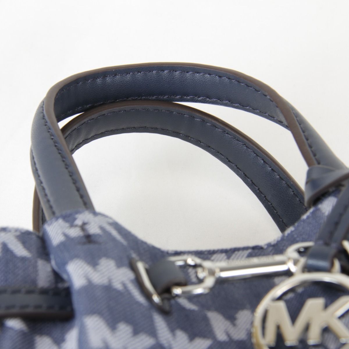 極美品『USED』Michael Kors【マイケルコース】CARSON NS クロスボディ 