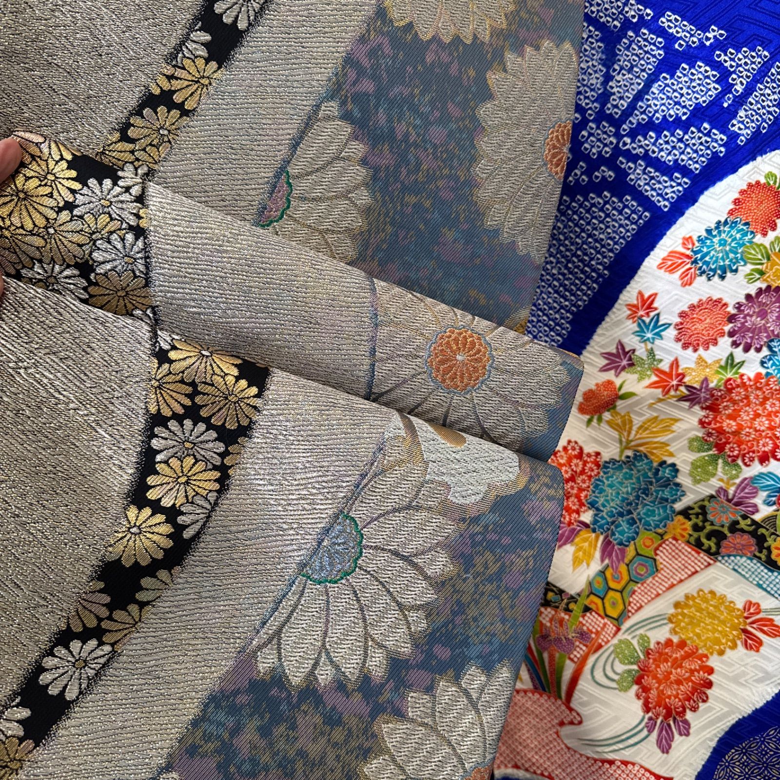 振袖フルセット(7点)・古典柄・鹿の子絞り・金駒刺繍・花車・牡丹・菊・桜・正絹 振袖フルセット(7点)・古典柄・金駒刺繍・金彩加工・鹿の子柄・正絹