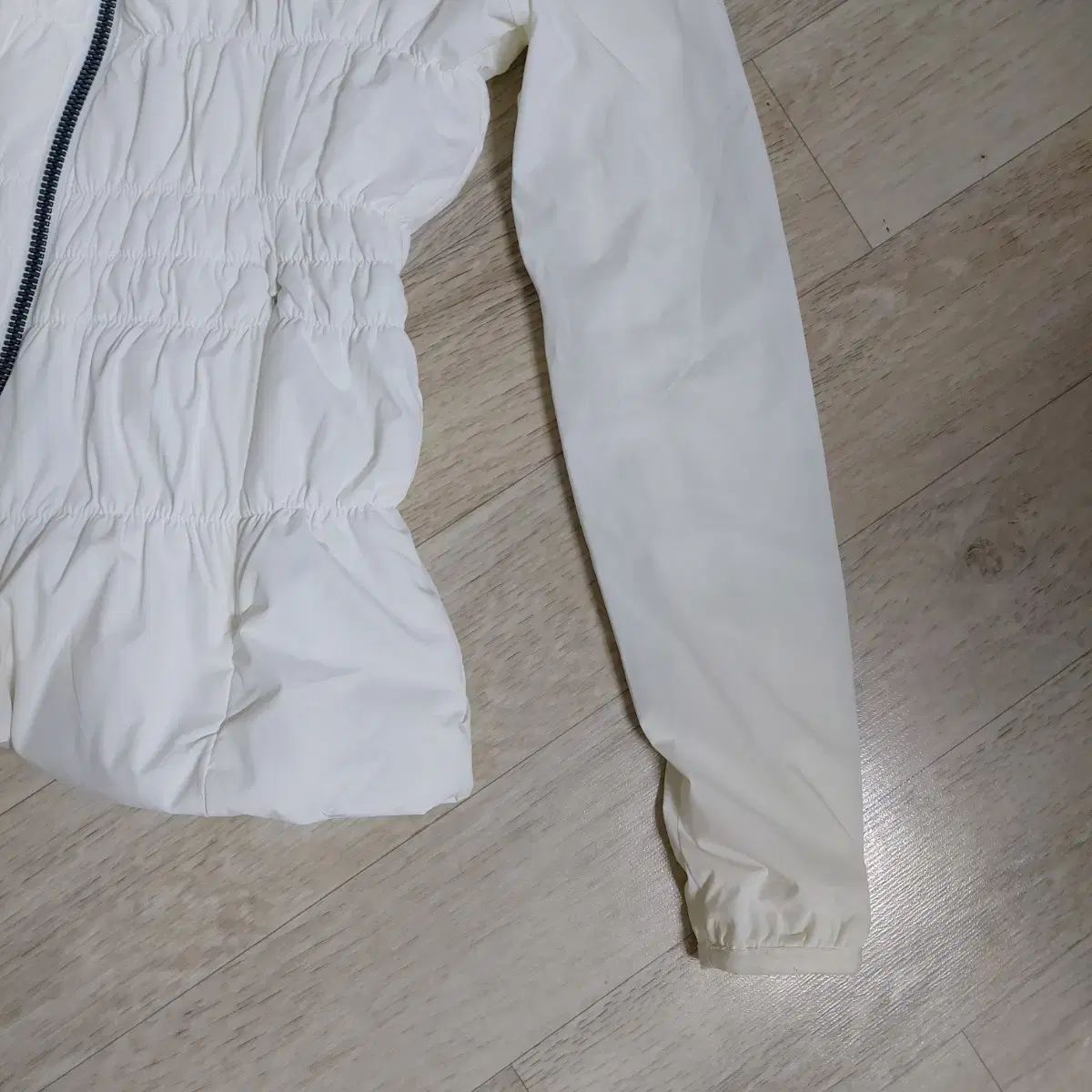 軽量ダウンジャケット