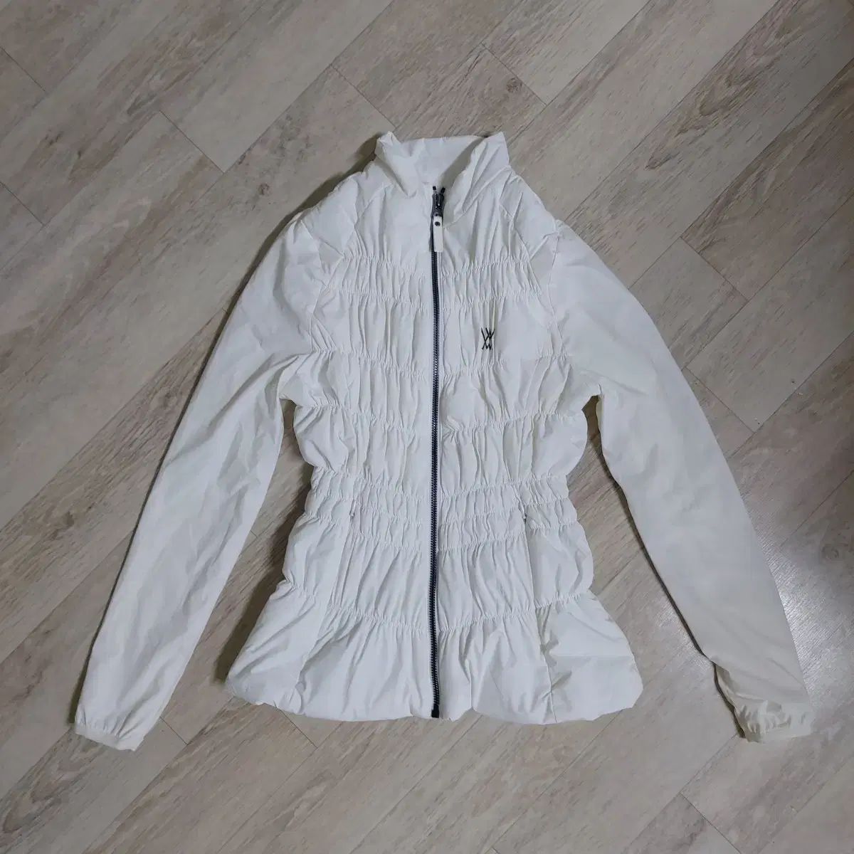 アニュー 軽量ダウンジャケット sサイズ