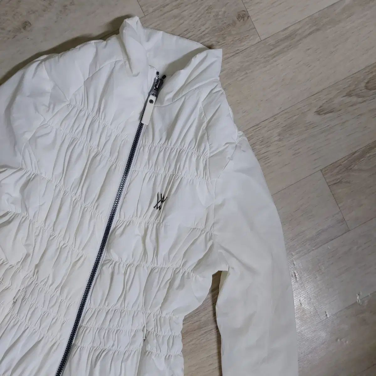 アニュー 軽量ダウンジャケット sサイズ