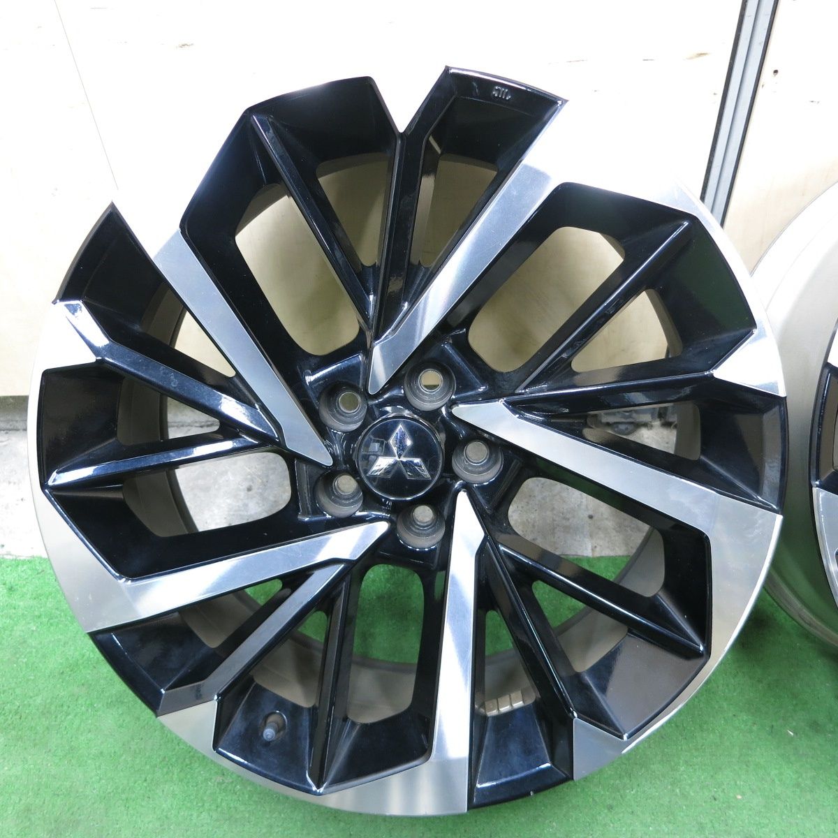 キレイ 三菱 アウトランダー PHEV ENKEI ホイール 20インチ エンケイ 20 8 J PCD 114 3 5 H 5110505ナホ