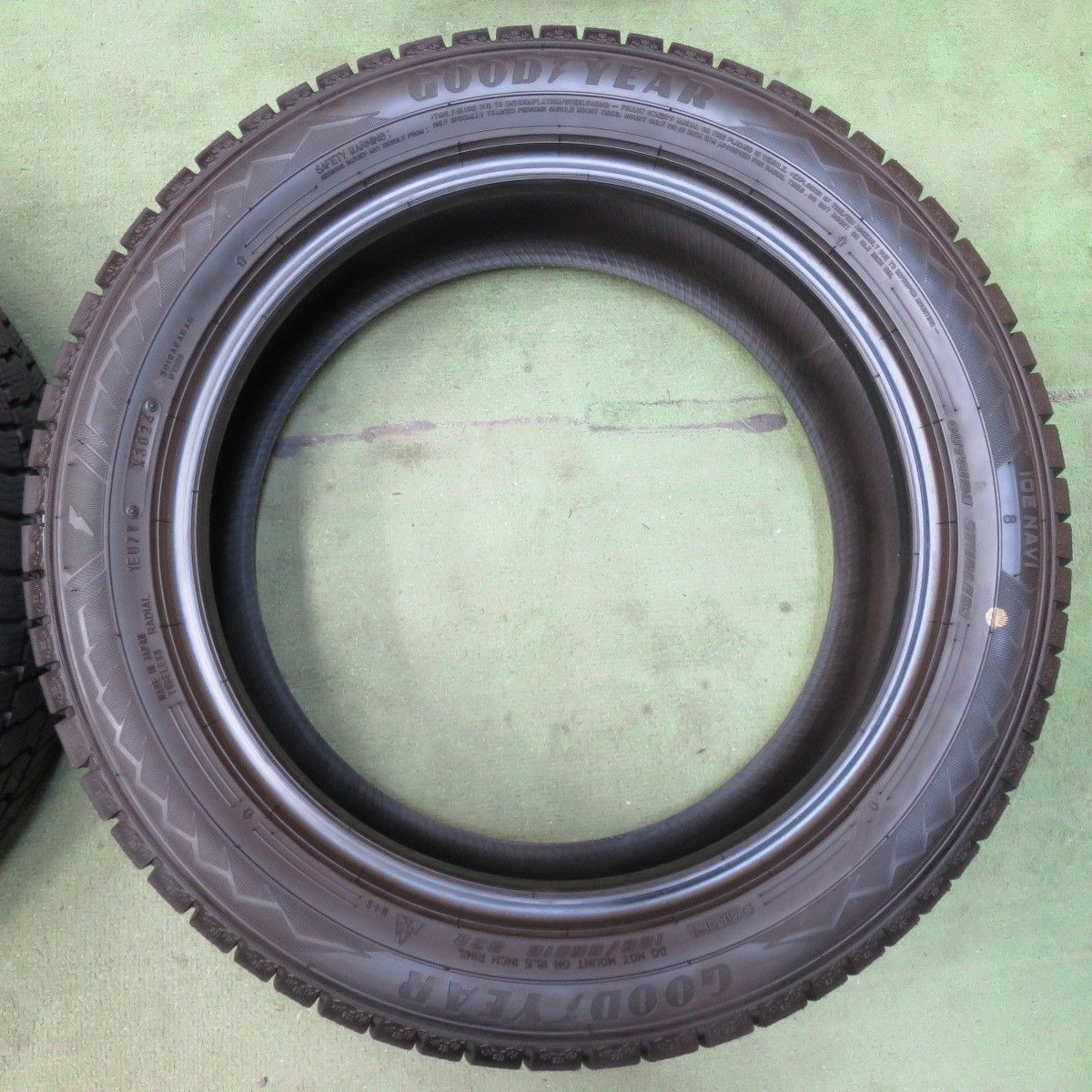  バリ溝 24年 ほぼ10分 スタッドレス 185 55 R 16 グッドイヤー アイスナビ8 タイヤ 16インチ ヤリス カローラ フィット 等 5110309イスタ 16インチ スタッドレス