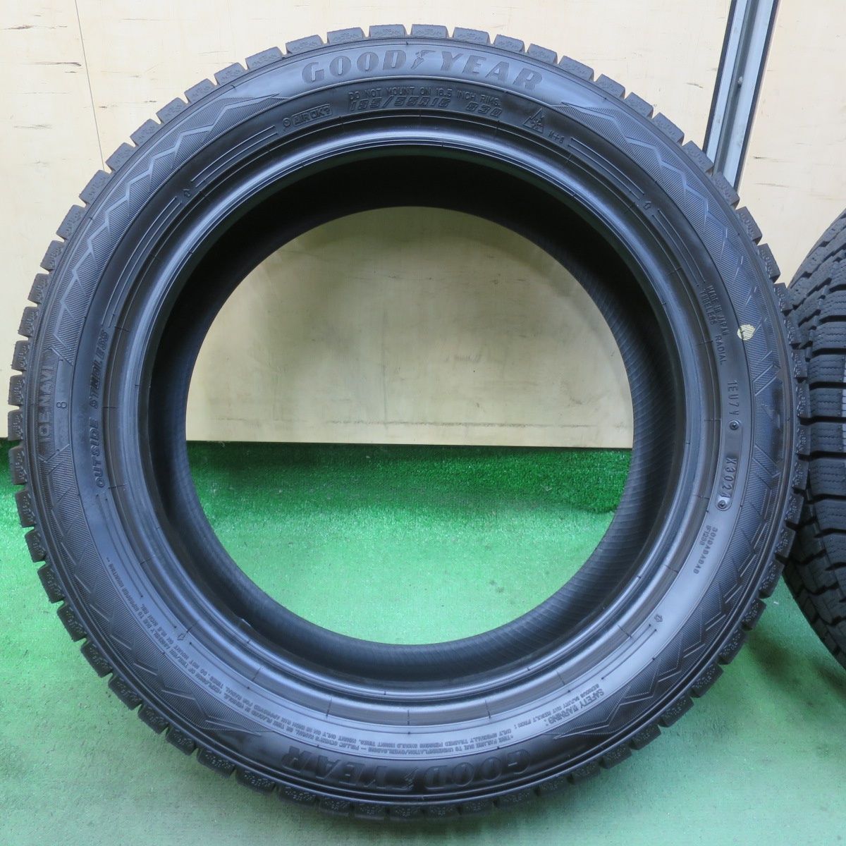 アイスナビ8 タイヤ