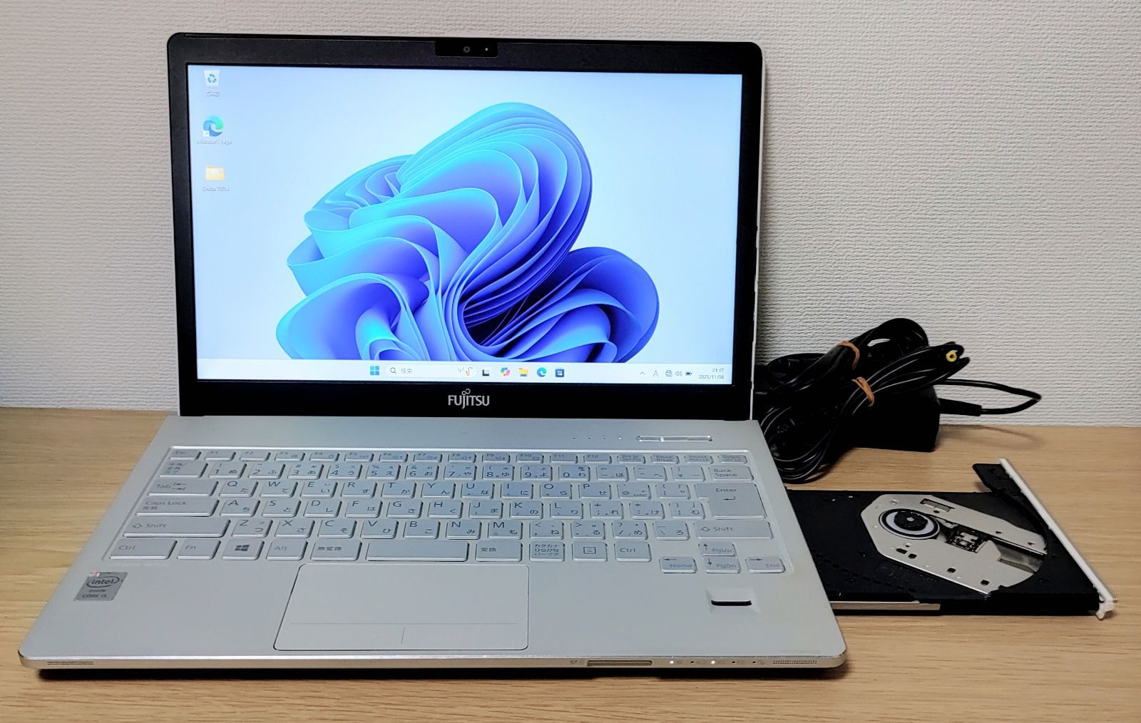 FUJITSU Corei 5 メモリ12 GB 高解像度 WQHD DVD 管理番号 M 172