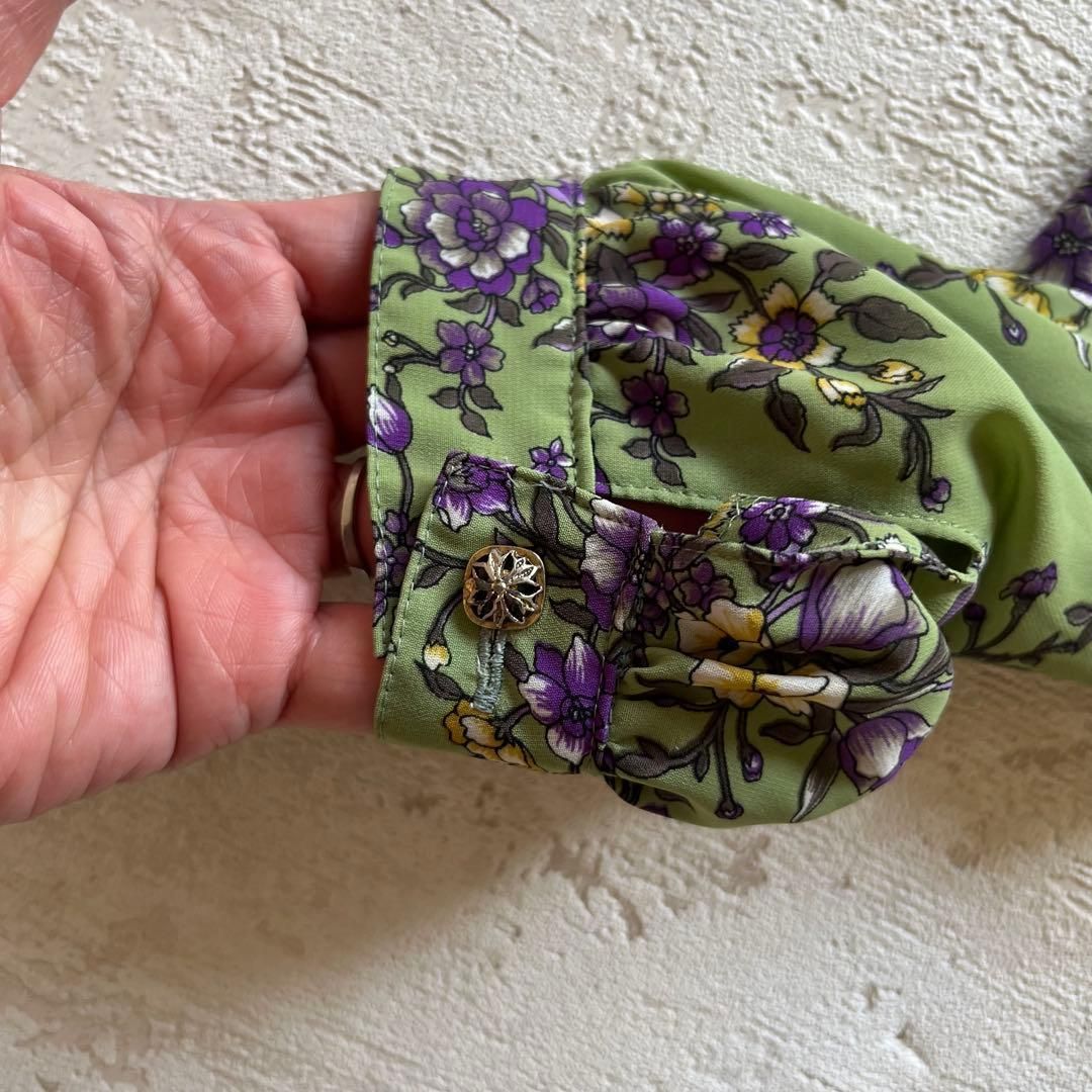 昭和レトロ 緑 紫花柄プリーツワンピース ボウタイリボンと金ボタンの上品デザイン セット購入 長袖 七分袖 