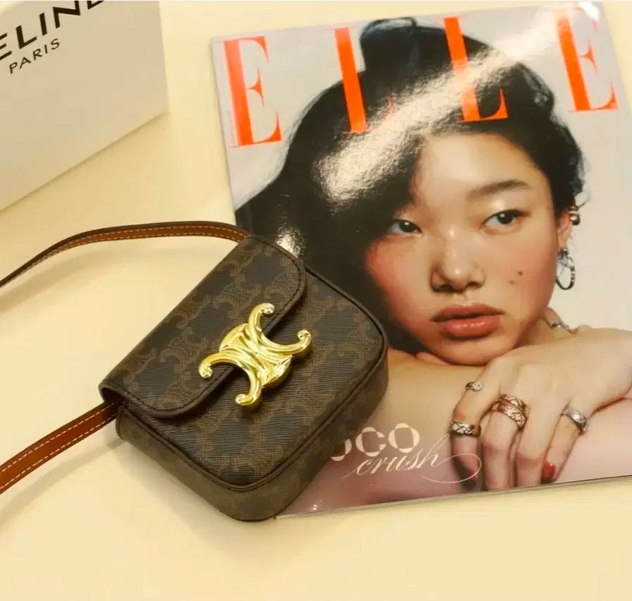 セリーヌ ミニ クロード トリオンフ カーフスキン タン